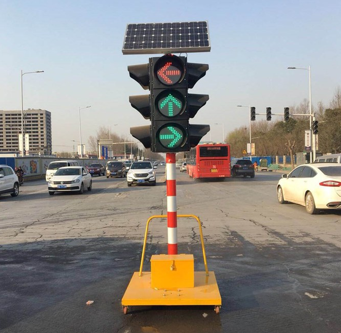 太阳能移动信号灯